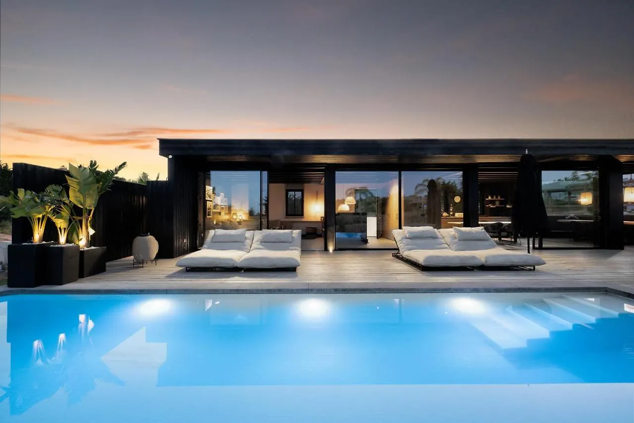 Unique Design 4 Bedrooms Casa Del Sol Estepona